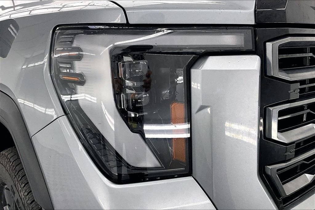 Used 2024 GMC Sierra 3500 AT4 w/ Technology Package AWD/4WD image 30