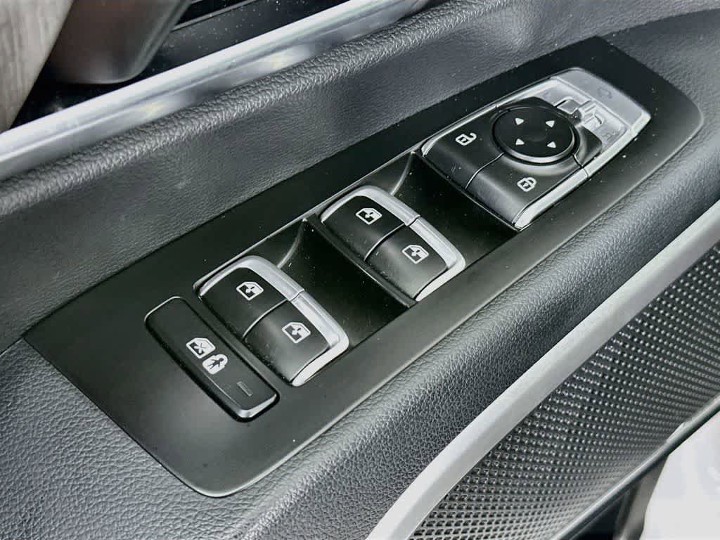 Used 2024 Kia Telluride EX w/ EX Captain's Chair Package FWD image 29