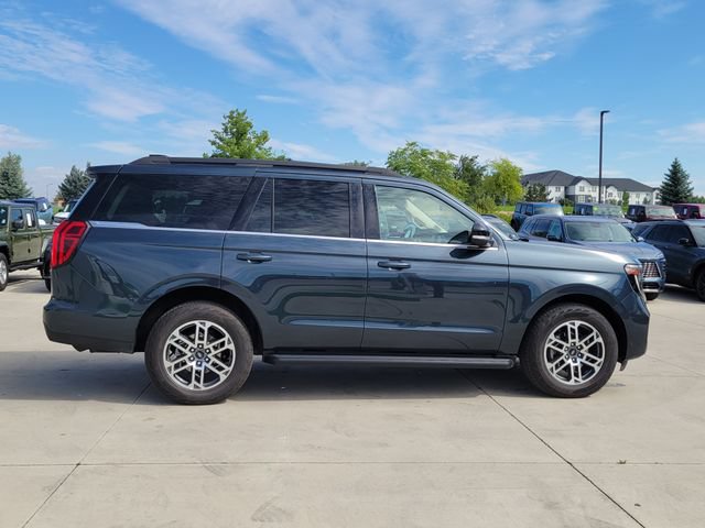 Certified 2025 Ford Expedition Active AWD/4WD image 2