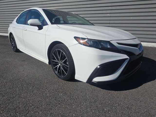 Used 2021 Toyota Camry SE FWD image 3