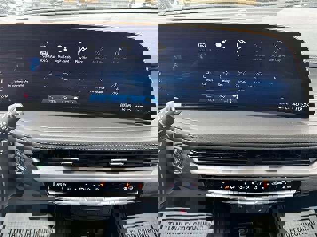 Used 2025 Cadillac XT4 Premium Luxury image 19