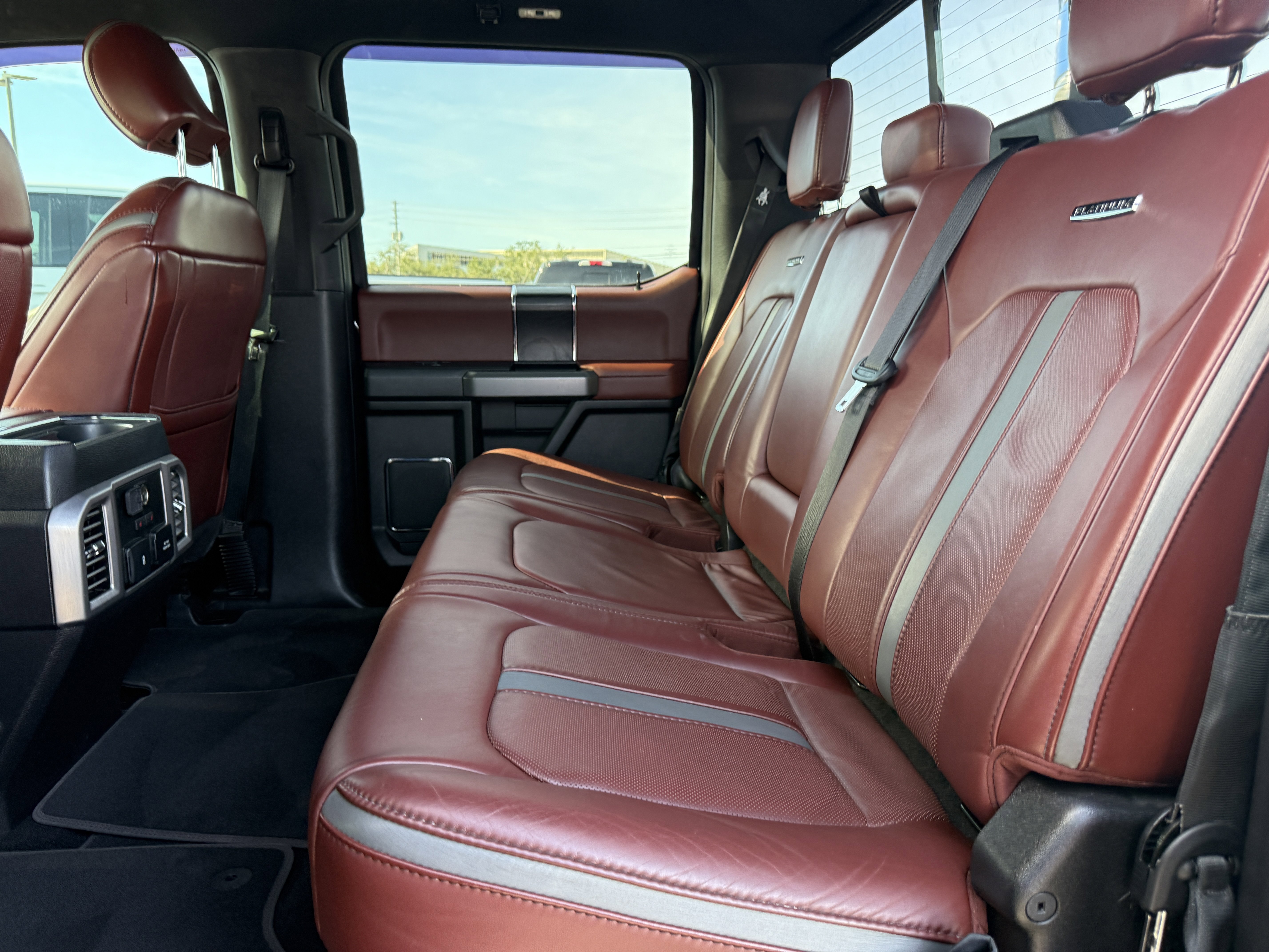 Certified 2019 Ford F450 Platinum w/ Platinum Ultimate Package image 15