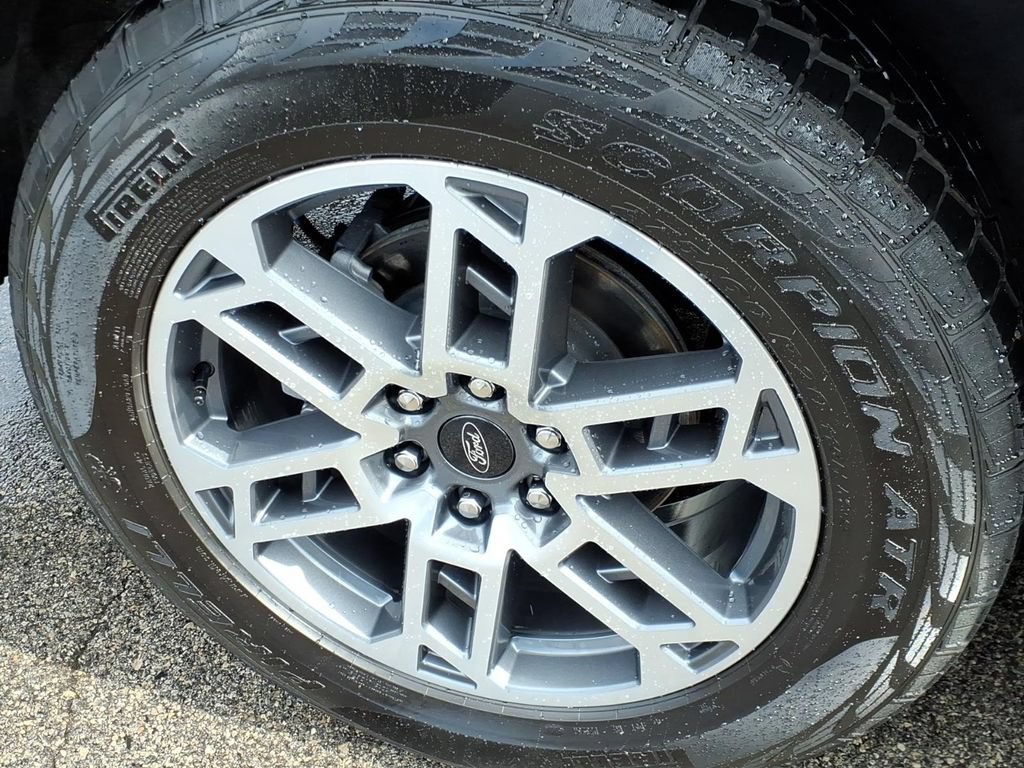 Certified 2025 Ford Expedition Active AWD/4WD image 8