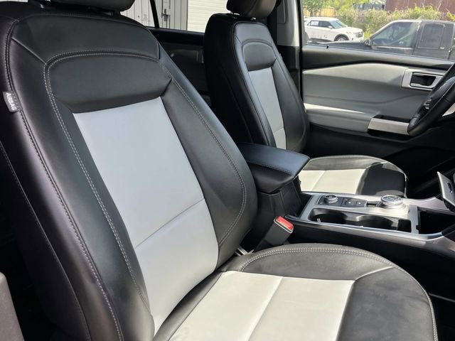 Certified 2023 Ford Explorer XLT w/ Equipment Group 202A AWD/4WD image 31