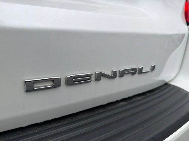 Used 2023 GMC Yukon XL Denali Ultimate AWD/4WD image 9