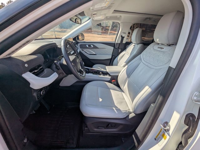 Certified 2025 Ford Explorer Platinum w/ Ultimate Package image 17