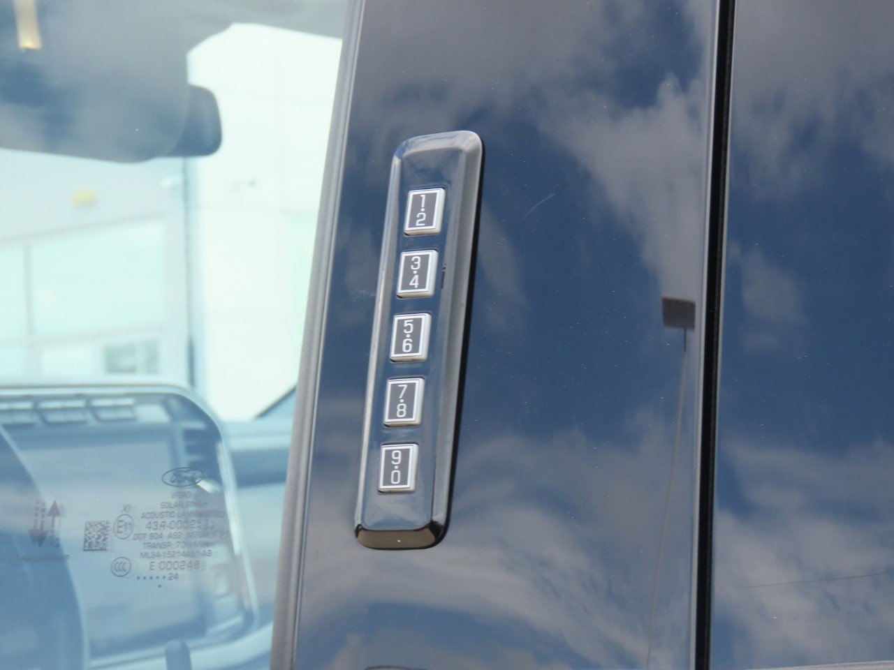 Certified 2024 Ford F250 Lariat w/ Lariat Ultimate Package AWD/4WD image 17
