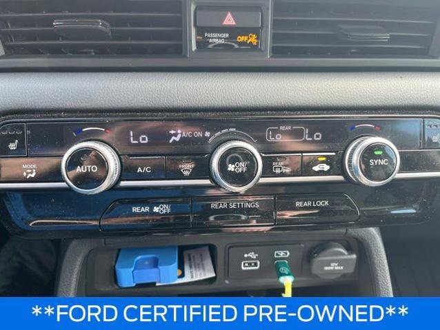 Used 2024 Honda Pilot Touring image 16
