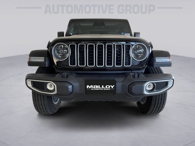 Used 2025 Jeep Wrangler Unlimited Sahara AWD/4WD image 8
