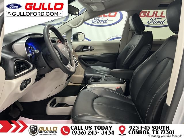 Used 2023 Chrysler Pacifica Touring-L FWD image 28