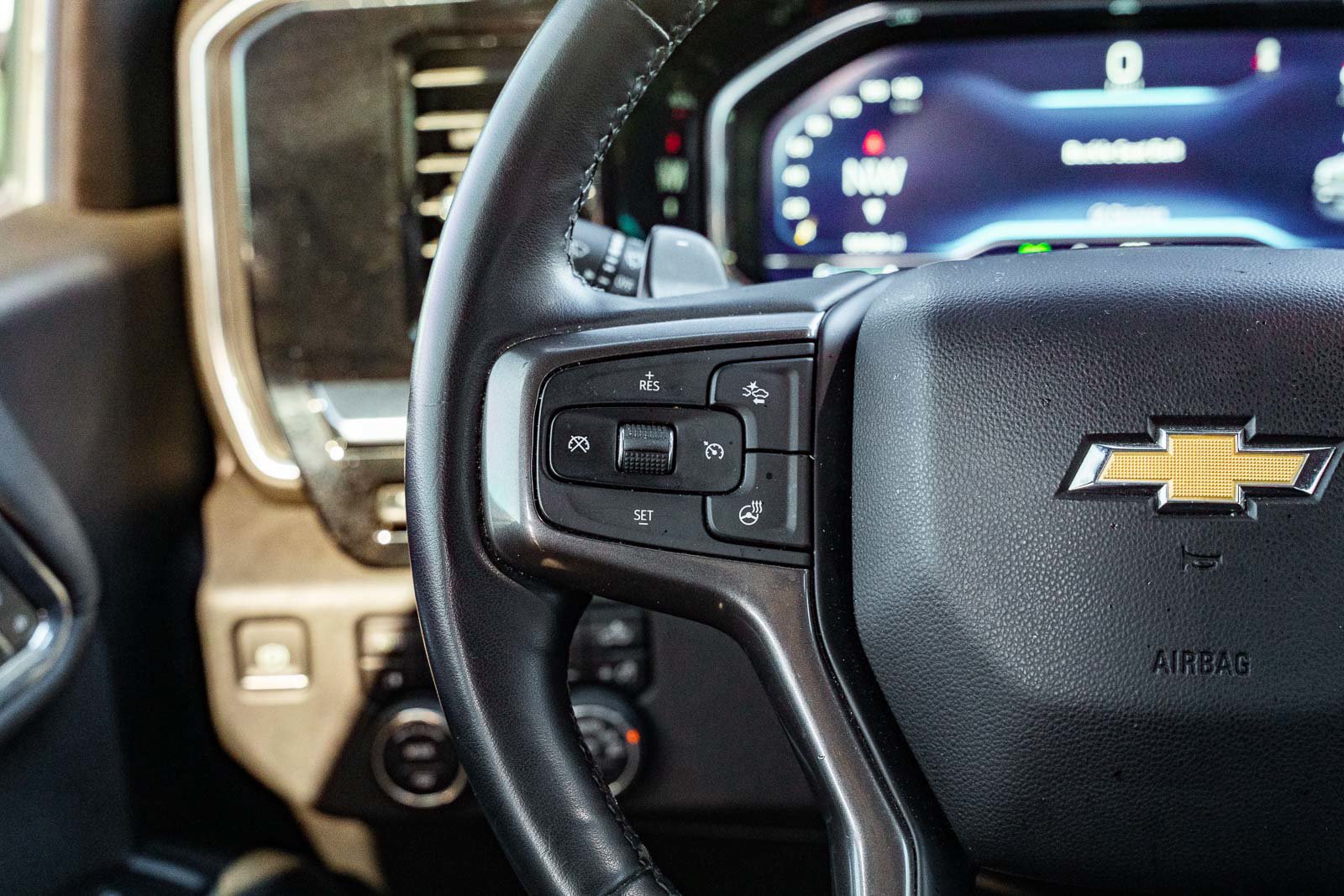 Used 2023 Chevrolet Silverado 1500 High Country w/ Technology Package AWD/4WD image 31