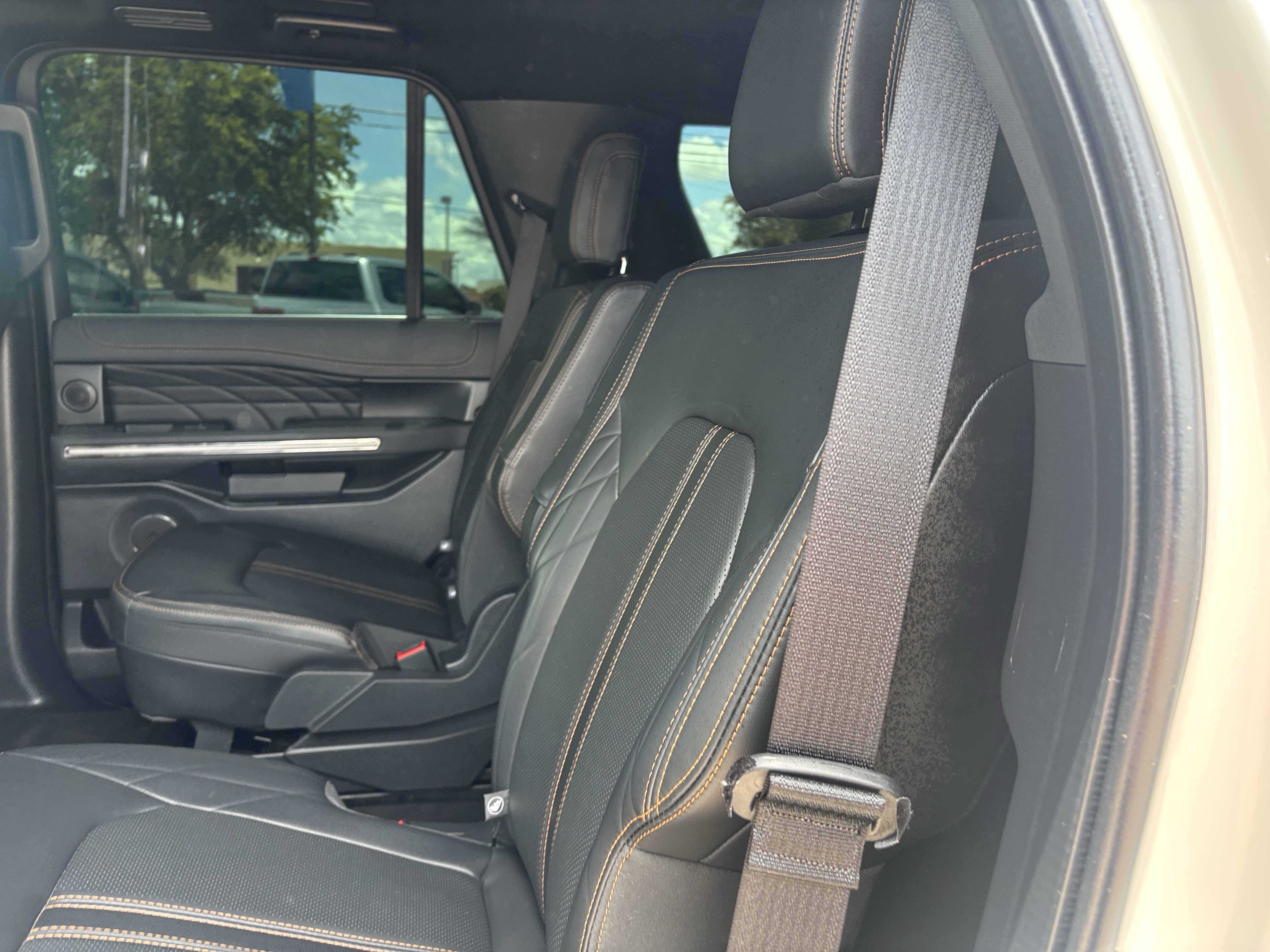 Certified 2024 Ford Expedition Platinum RWD image 15