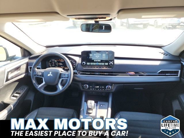 Used 2023 Mitsubishi Outlander SE image 40