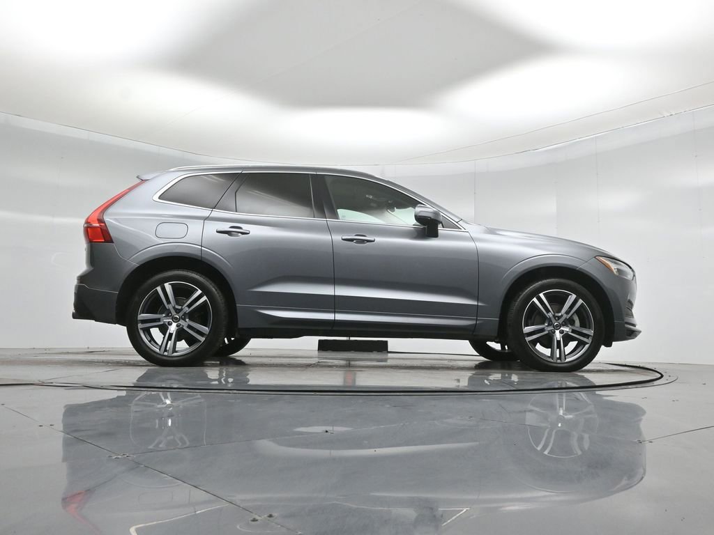 Used 2020 Volvo XC60 T5 Momentum w/ Protection Package Premier image 10
