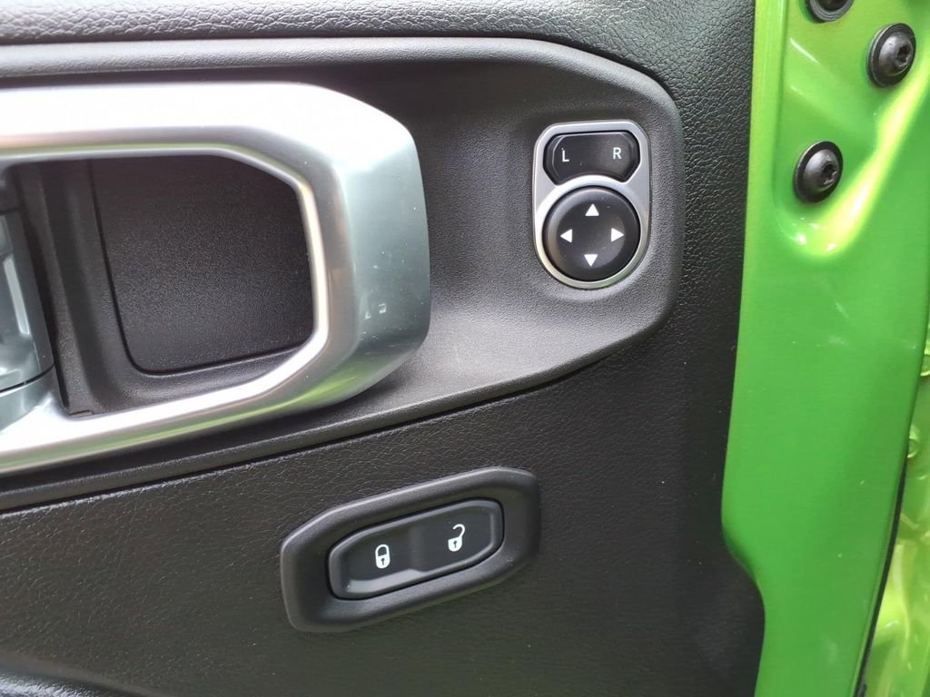 Used 2025 Jeep Wrangler Sport AWD/4WD image 16