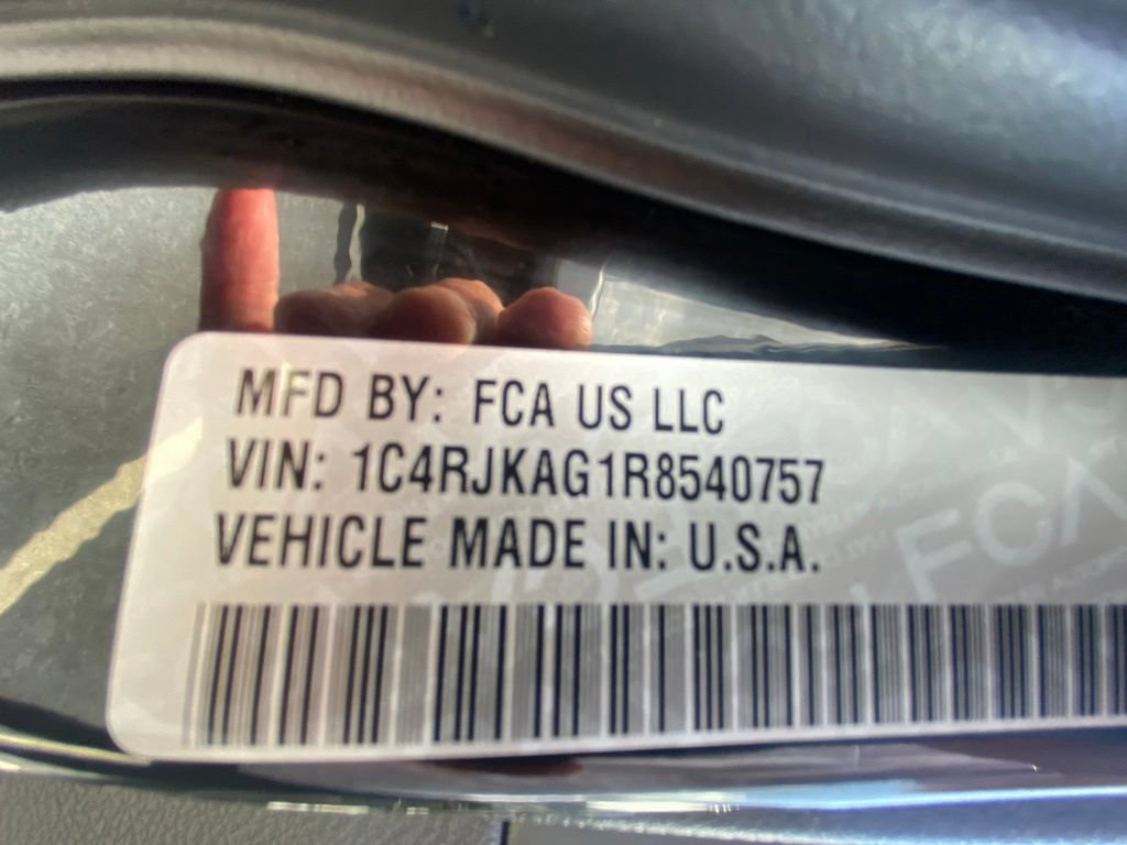 Used 2024 Jeep Grand Cherokee L Altitude AWD/4WD image 32