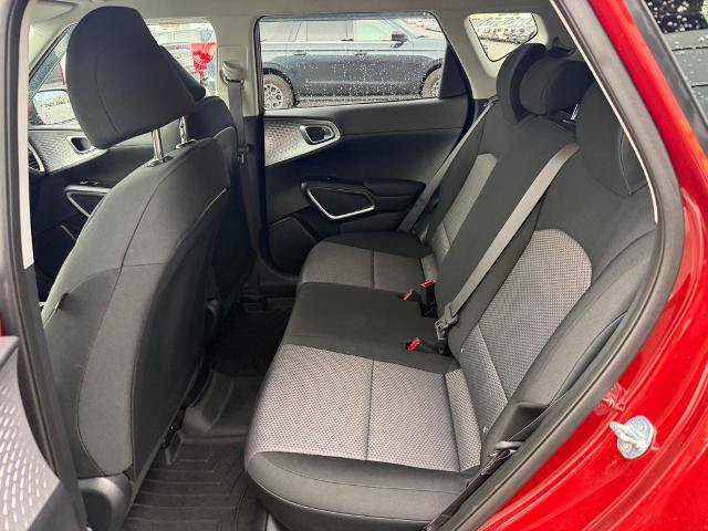 Used 2025 Kia Soul LX w/ LX Technology Package FWD image 13