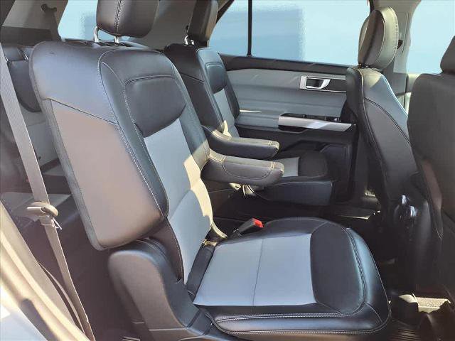 Certified 2022 Ford Explorer XLT w/ Equipment Group 202A image 12