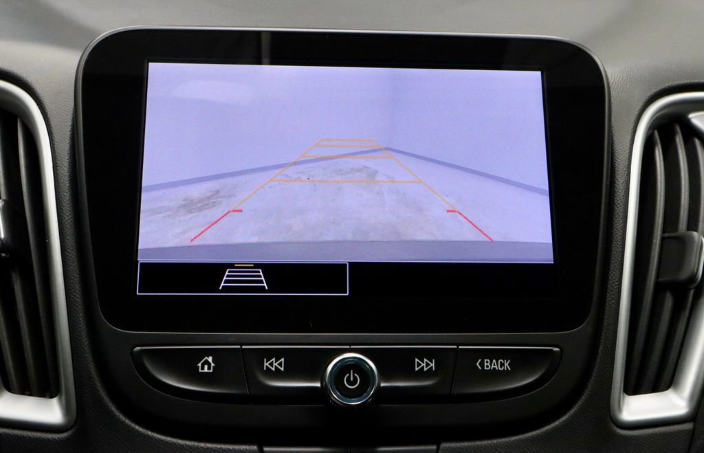 Used 2023 Chevrolet Malibu LT image 9