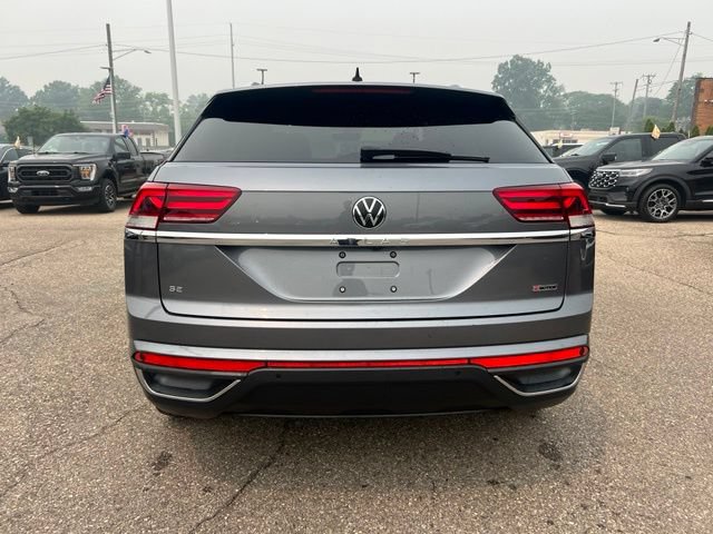 Used 2022 Volkswagen Atlas Cross Sport SE w/ Black Wheel Package AWD/4WD image 5