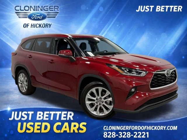 Used 2023 Toyota Highlander Limited image 1