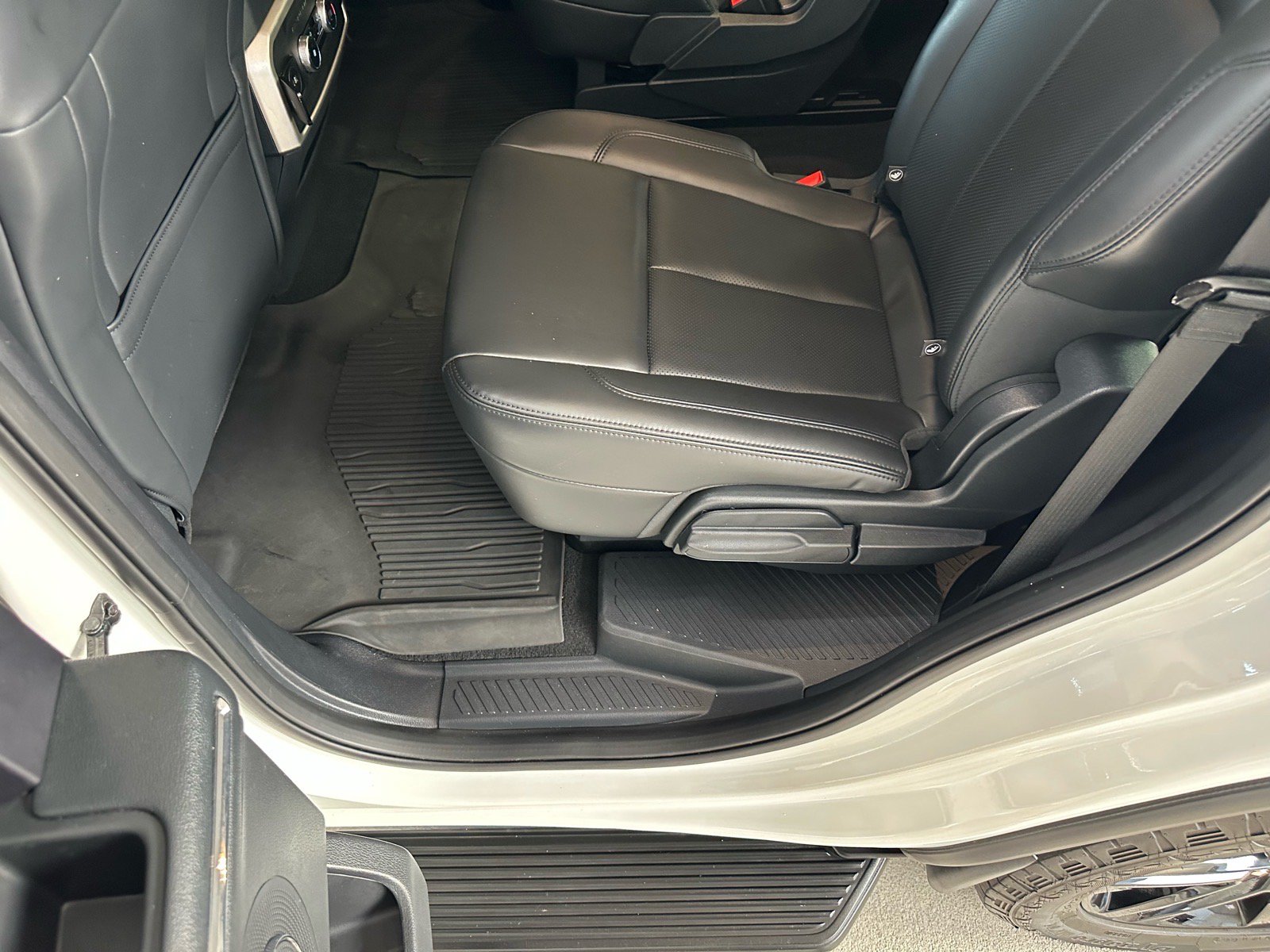 Certified 2024 Ford Expedition XLT RWD image 22
