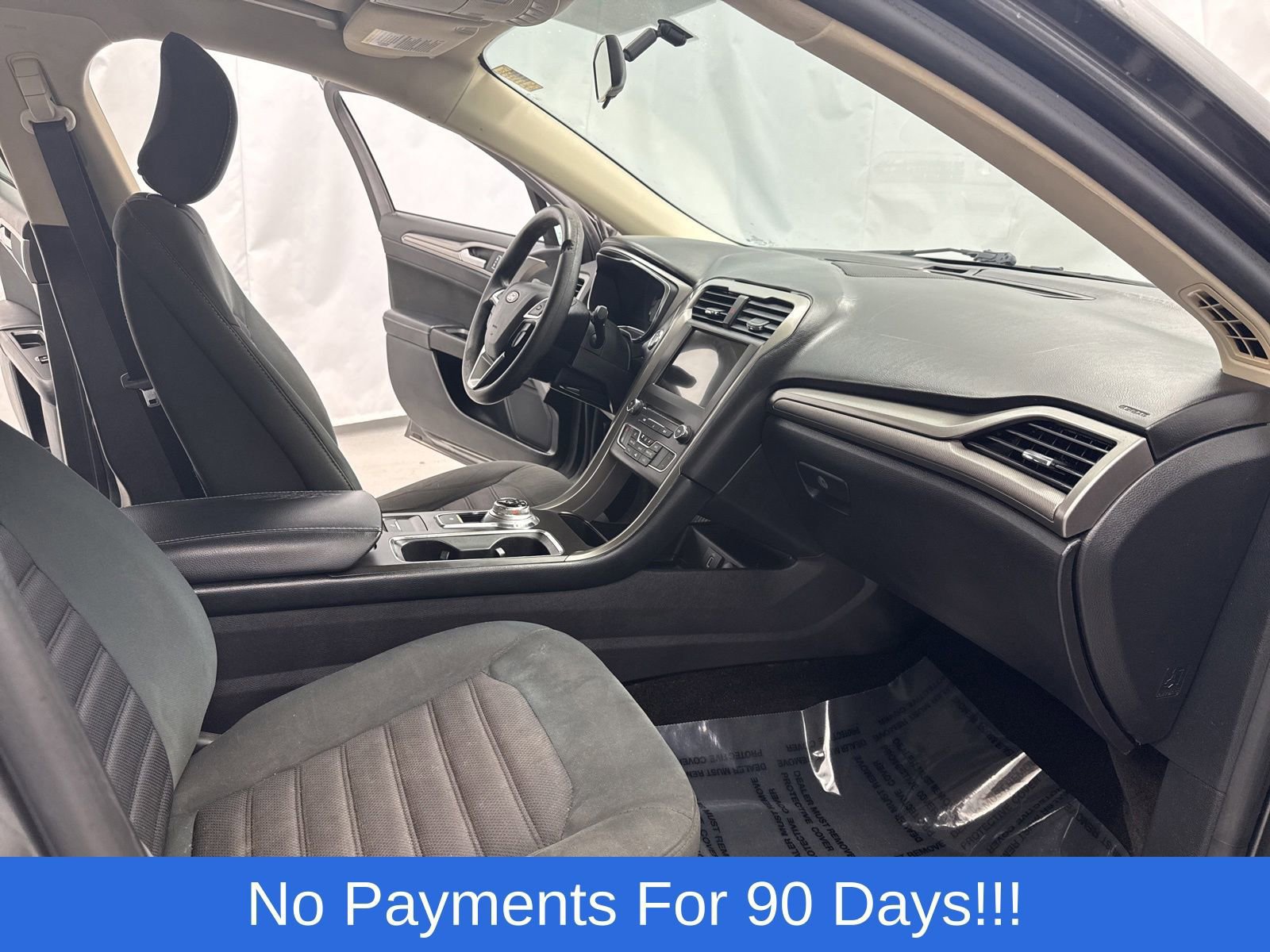 Certified 2017 Ford Fusion SE w/ Fusion SE Technology Package image 27