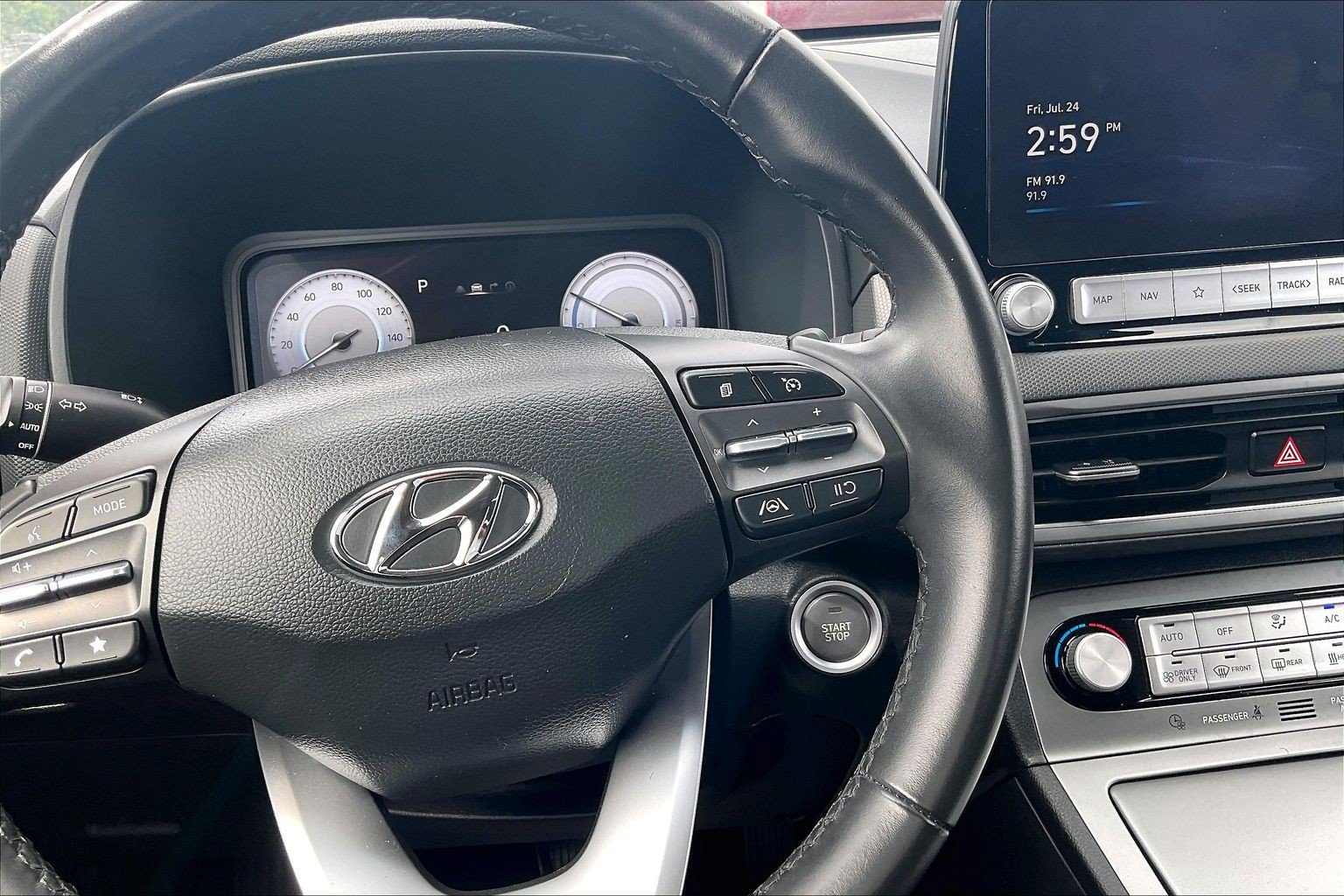 Used 2023 Hyundai Kona SEL FWD image 18