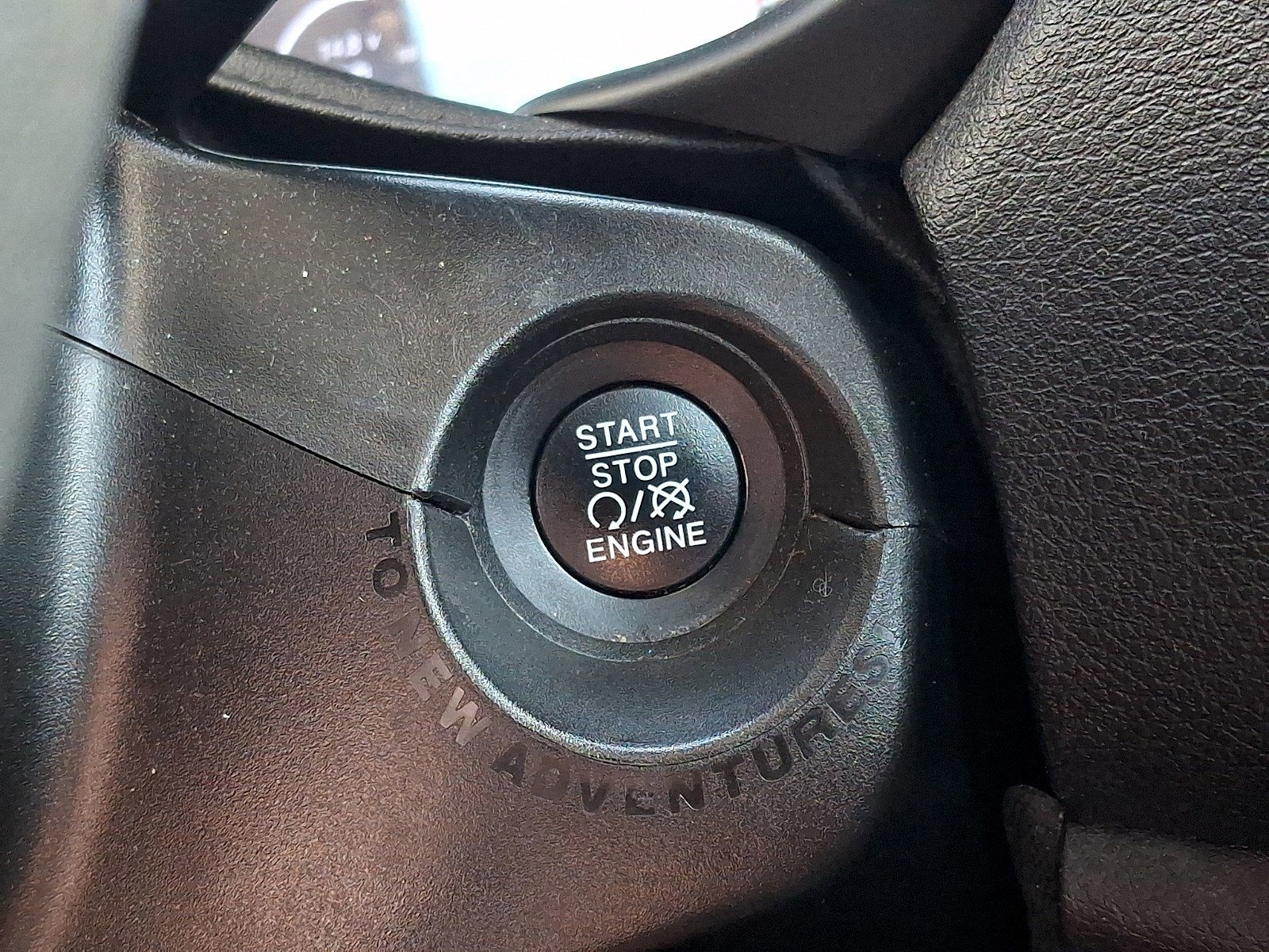 Used 2018 Jeep Renegade Latitude FWD image 20