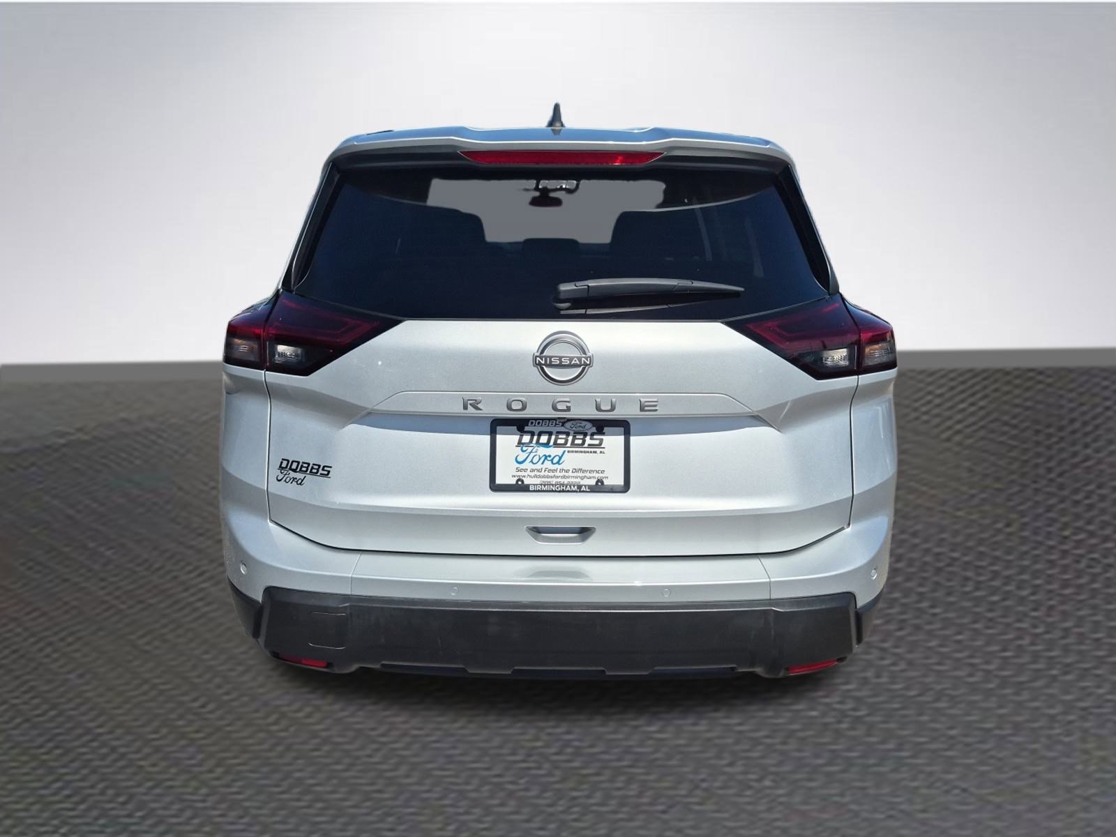 Used 2024 Nissan Rogue S image 6