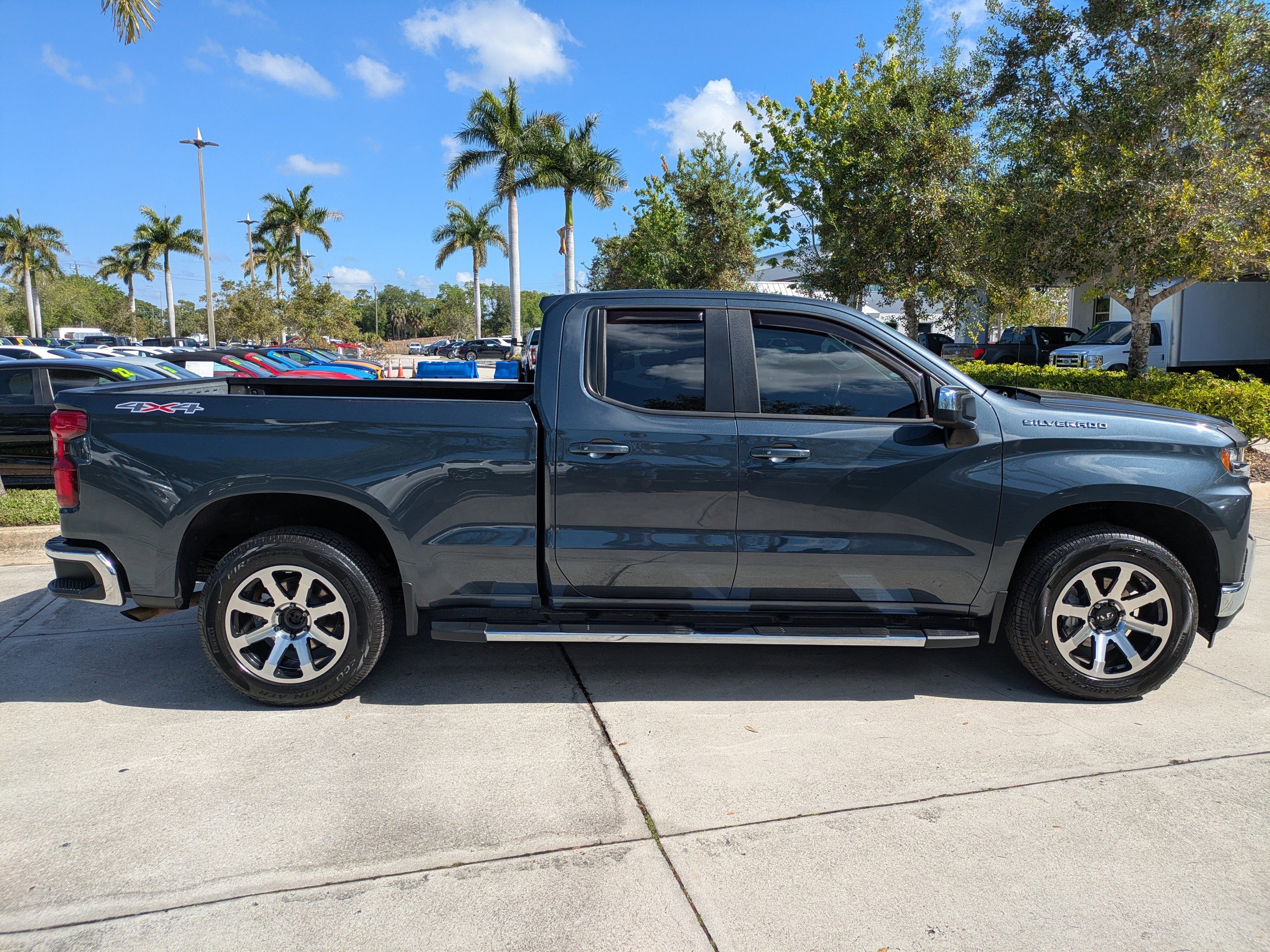 Used 2019 Chevrolet Silverado 1500 LT w/ All-Star Edition AWD/4WD image 3