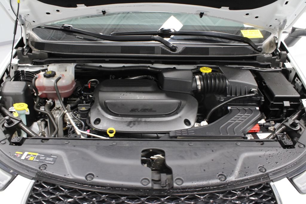 Used 2023 Chrysler Pacifica Touring-L FWD image 14