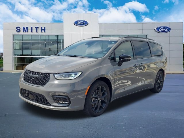 Used 2025 Chrysler Pacifica Limited
