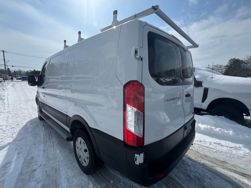 Certified 2019 Ford Transit 250 130 Low Roof w/ Exterior Upgrade Package image 4