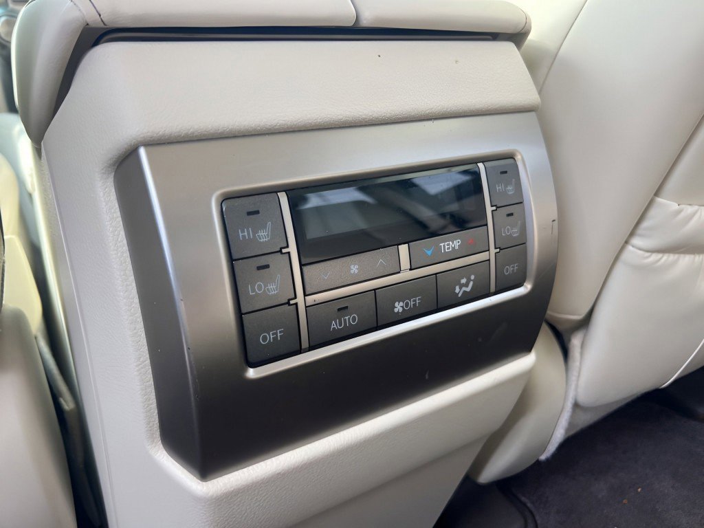 Used 2018 Lexus GX 460 Luxury w/ Preferred Accessory Package AWD/4WD image 22