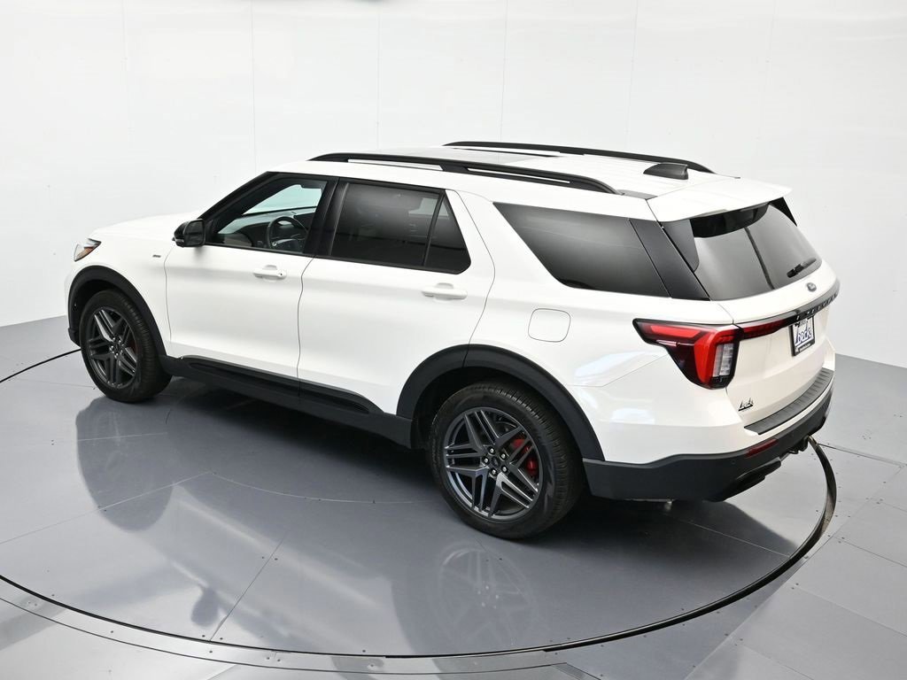 Certified 2025 Ford Explorer ST-Line w/ Premium Package image 10