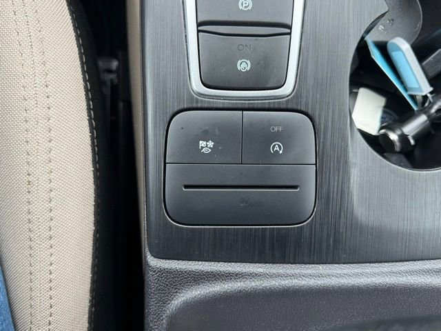 Certified 2022 Ford Escape SE w/ Cold Weather Package AWD/4WD image 28