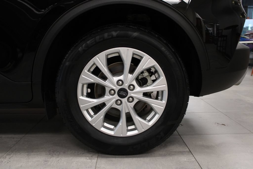 Certified 2024 Ford Escape Active w/ Cold Weather Package FWD image 9