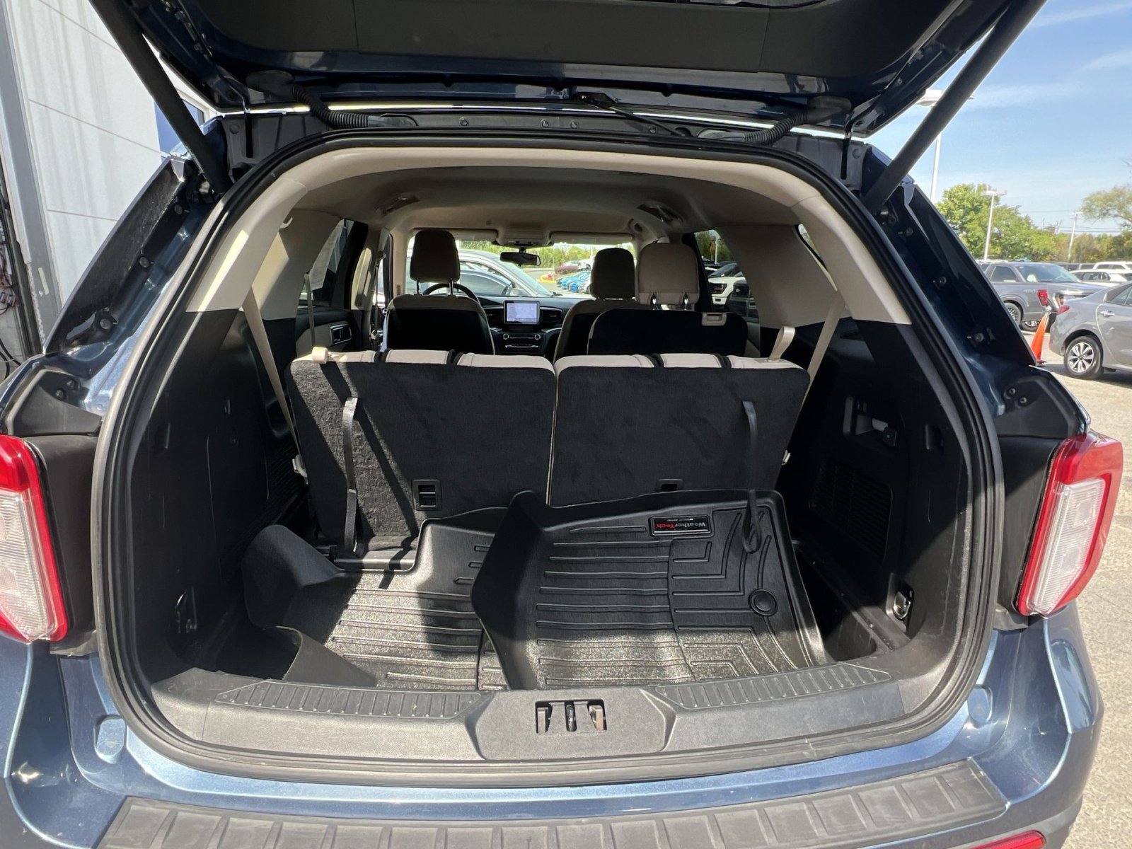 Certified 2020 Ford Explorer XLT w/ Class III Trailer Tow Package AWD/4WD image 33
