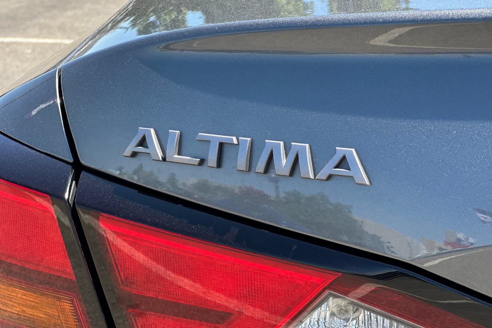 Used 2025 Nissan Altima 2.5 SV FWD image 26