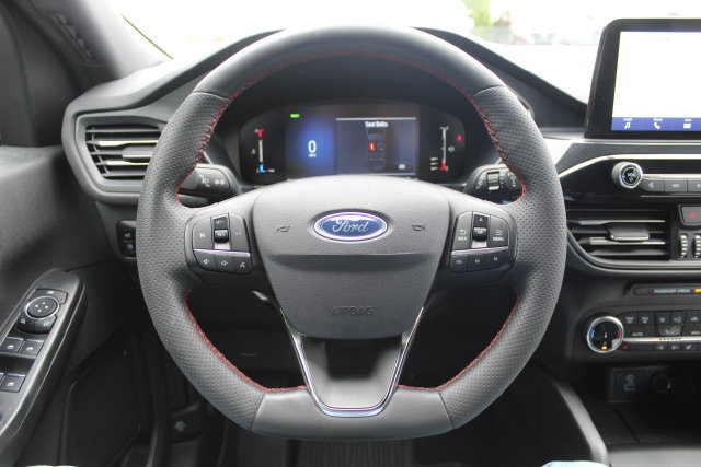 Certified 2023 Ford Escape ST-Line Select AWD/4WD image 6