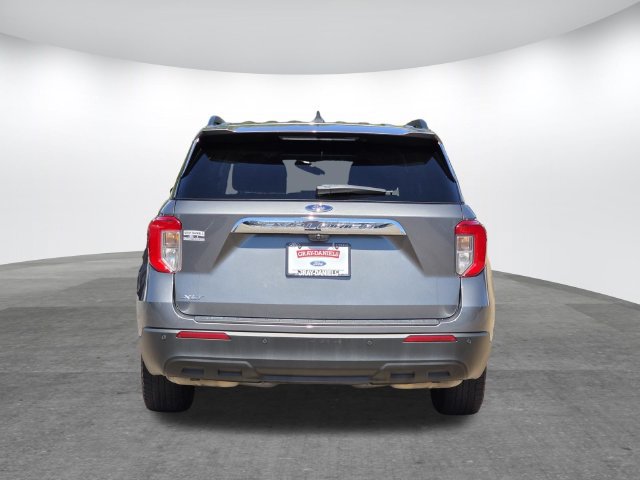Certified 2023 Ford Explorer XLT RWD image 5