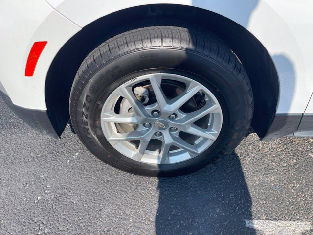 Used 2024 Chevrolet Equinox LT AWD/4WD image 3