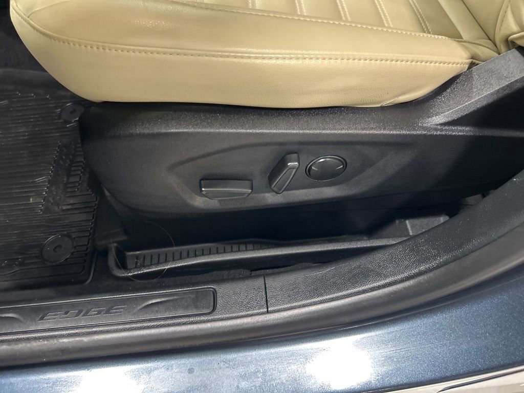Certified 2024 Ford Edge SEL w/ Convenience Package AWD/4WD image 12