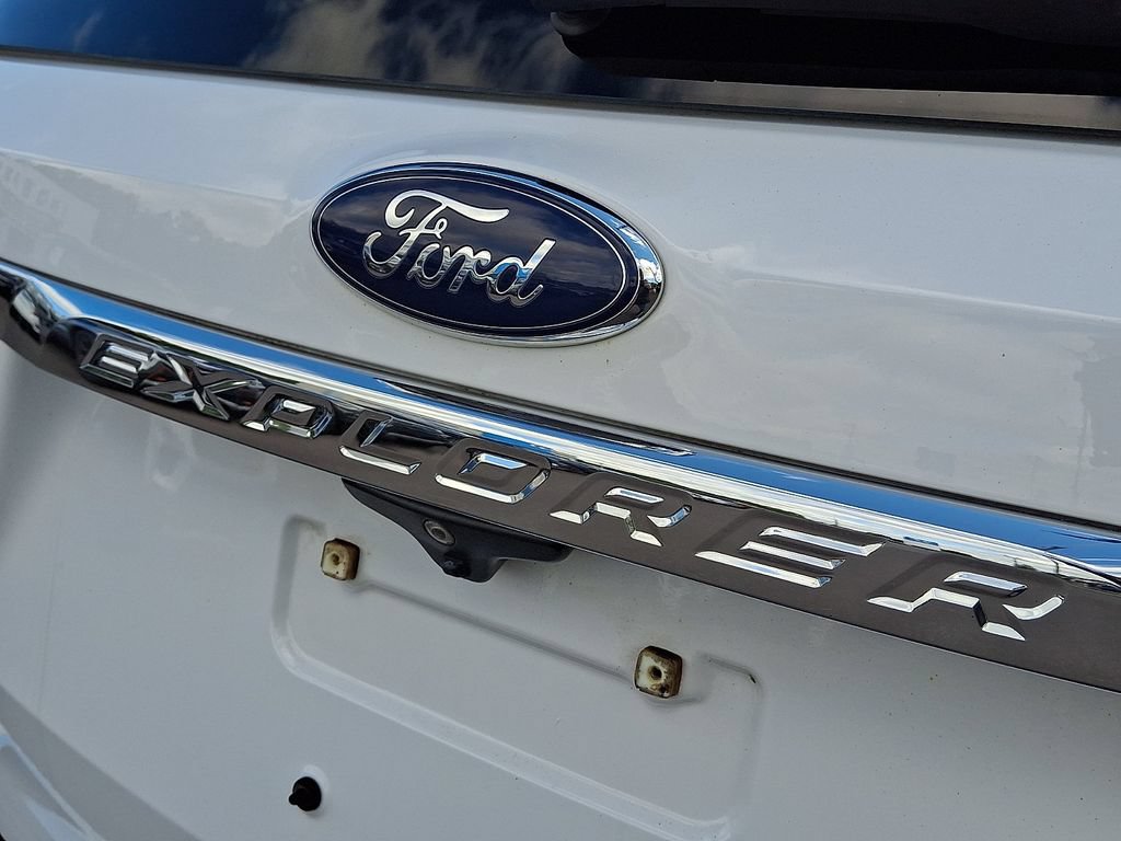 Certified 2018 Ford Explorer XLT w/ Equipment Group 201A AWD/4WD image 31