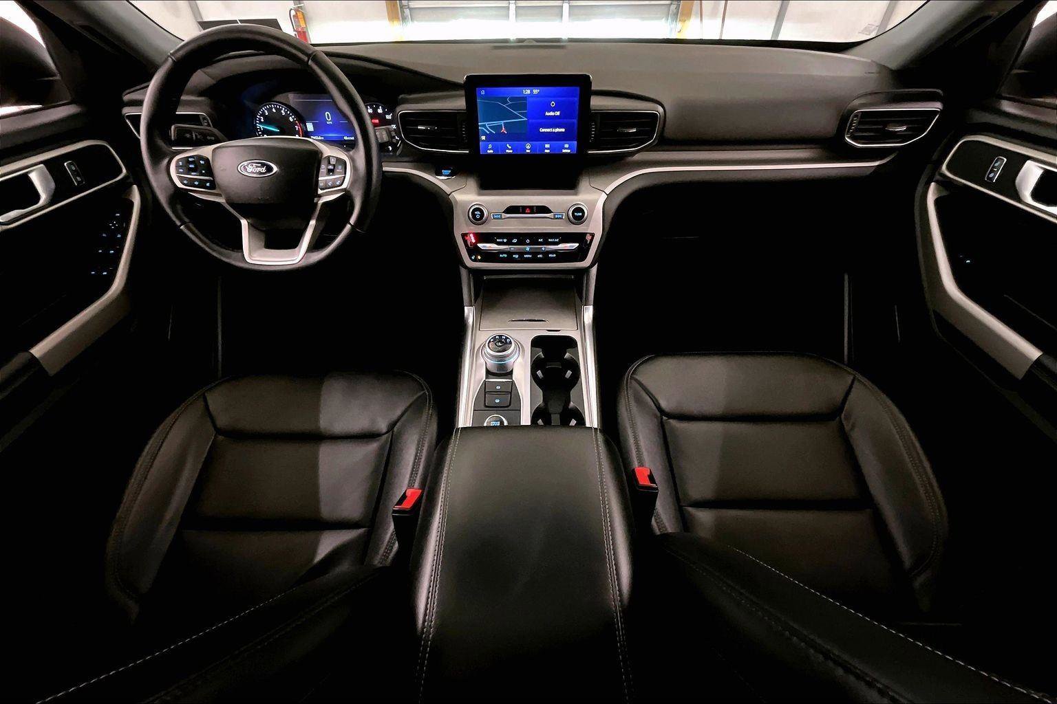 Certified 2022 Ford Explorer XLT w/ Equipment Group 202A image 14