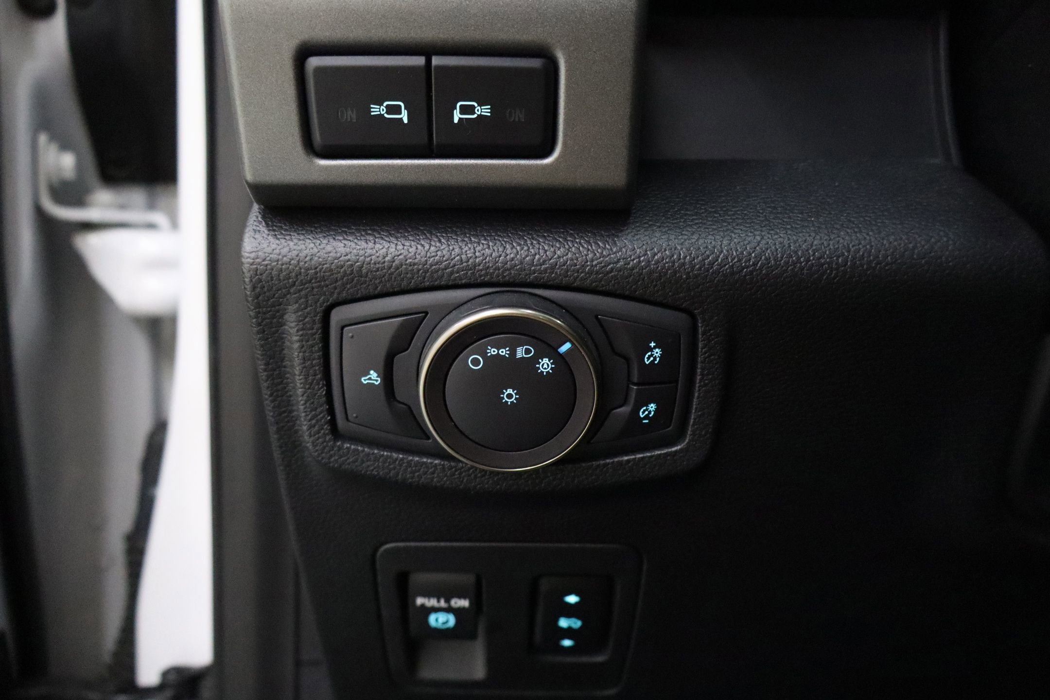 Certified 2020 Ford F150 Raptor w/ Equipment Group 801A Mid image 15