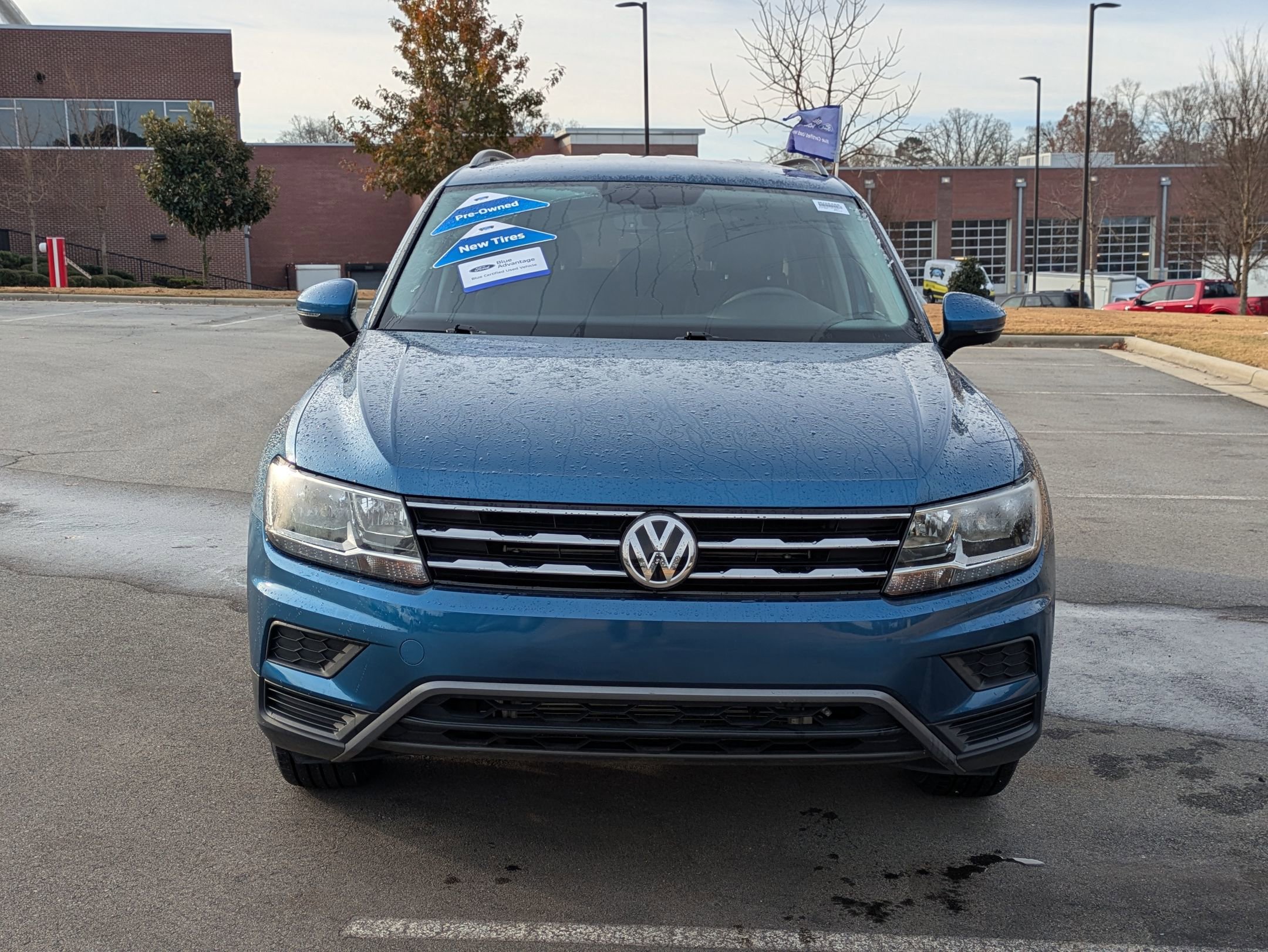 Used 2020 Volkswagen Tiguan SE image 9