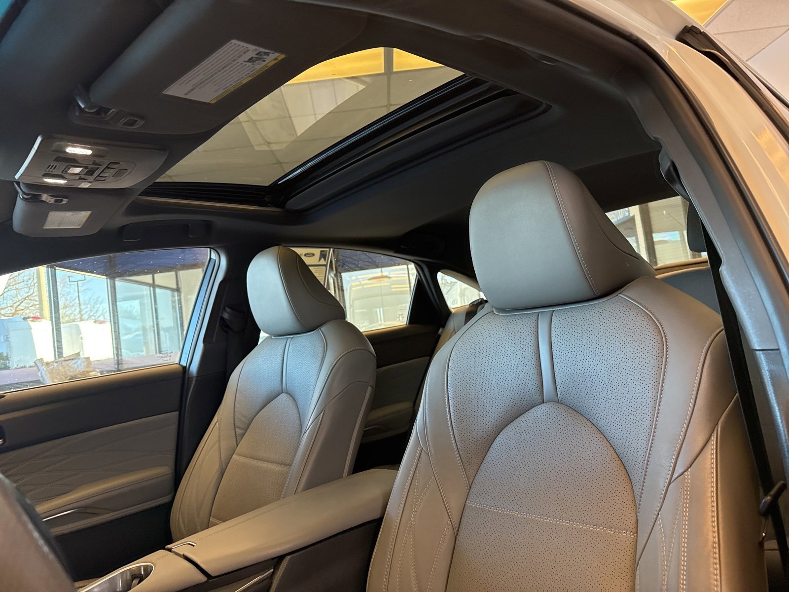 Used 2022 Toyota Avalon Limited w/ Advanced Safety Package image 18