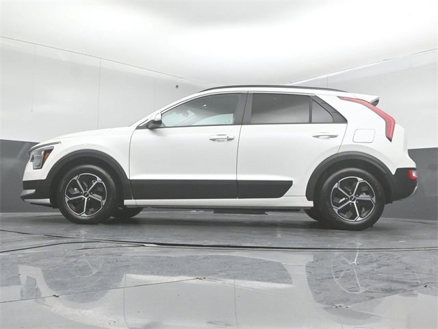 Used 2024 Kia Niro EX image 5